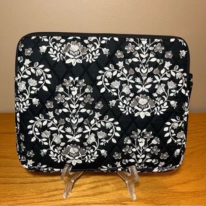 NWOT Vera Bradley Chandelier Noir Tablet Sleeve